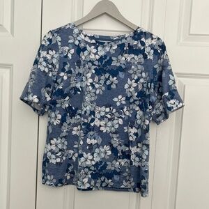 Liz Claiborne Women's Boat Neck Short Sleeve Top sz. Medium